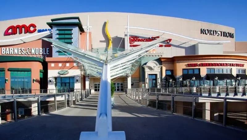 Luxury Retail Centers painting in Frisco, TX